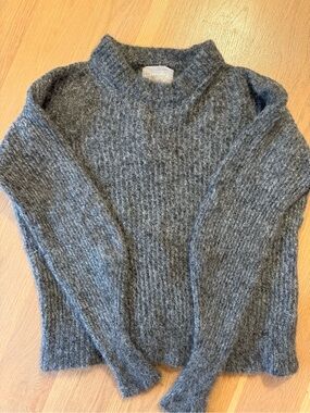 Everlane Gray Soft Alpaca Wool Blend Crew Neck Sweater